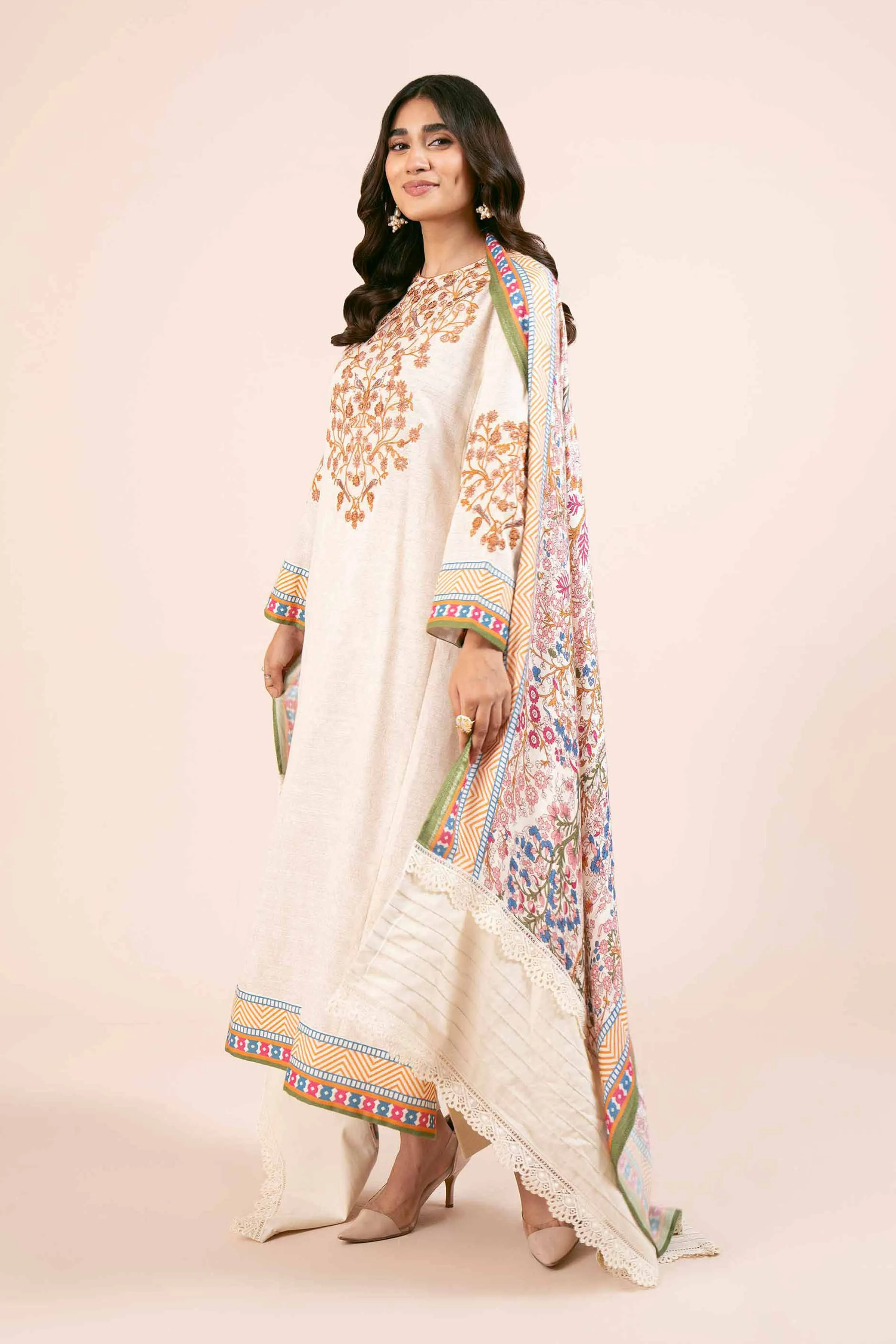 2 Piece - Printed Embroidered Suit - 42404084