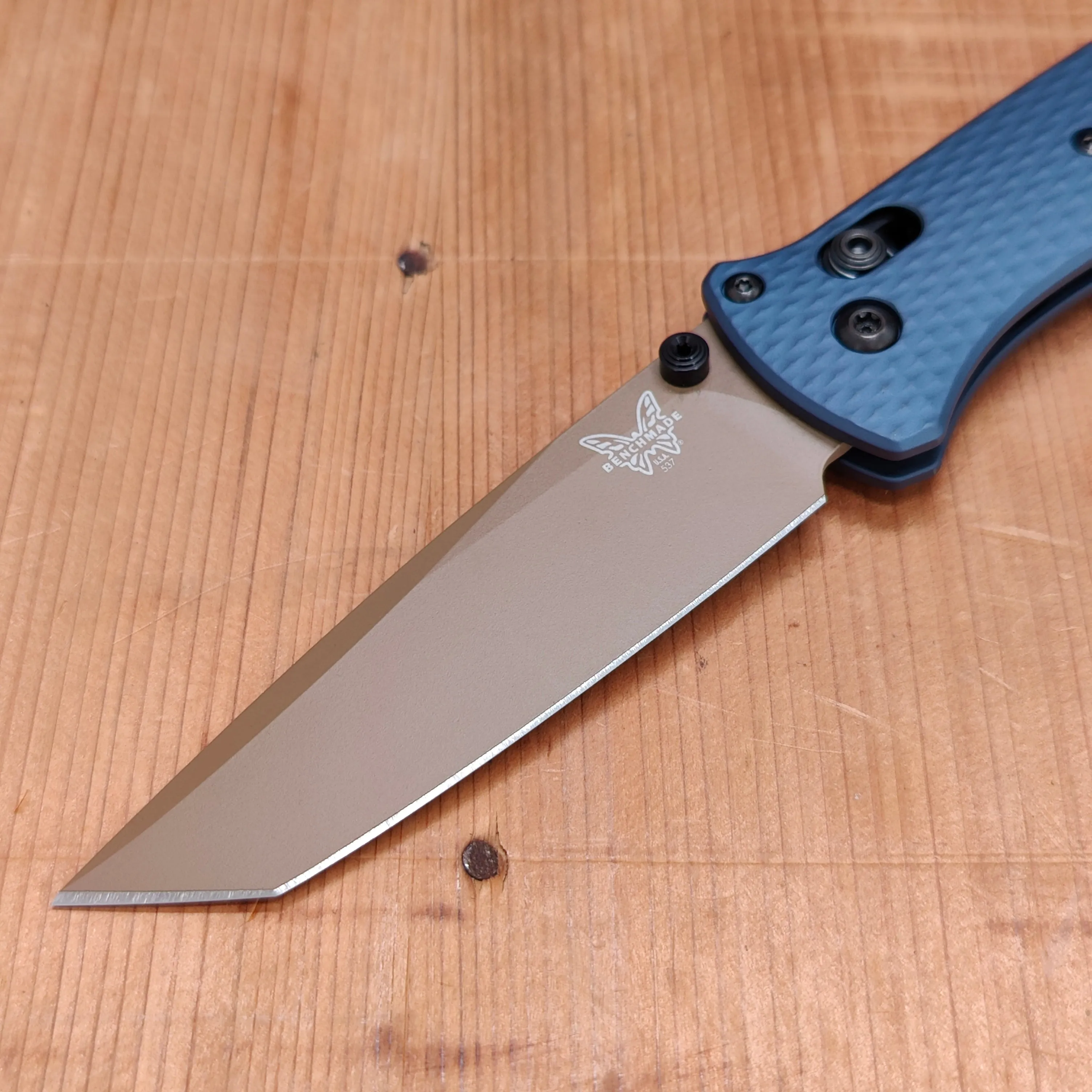 Benchmade 537FE-02 Bailout Tanto CPM-M4 AXIS Lock Crater Blue Aluminum Handle