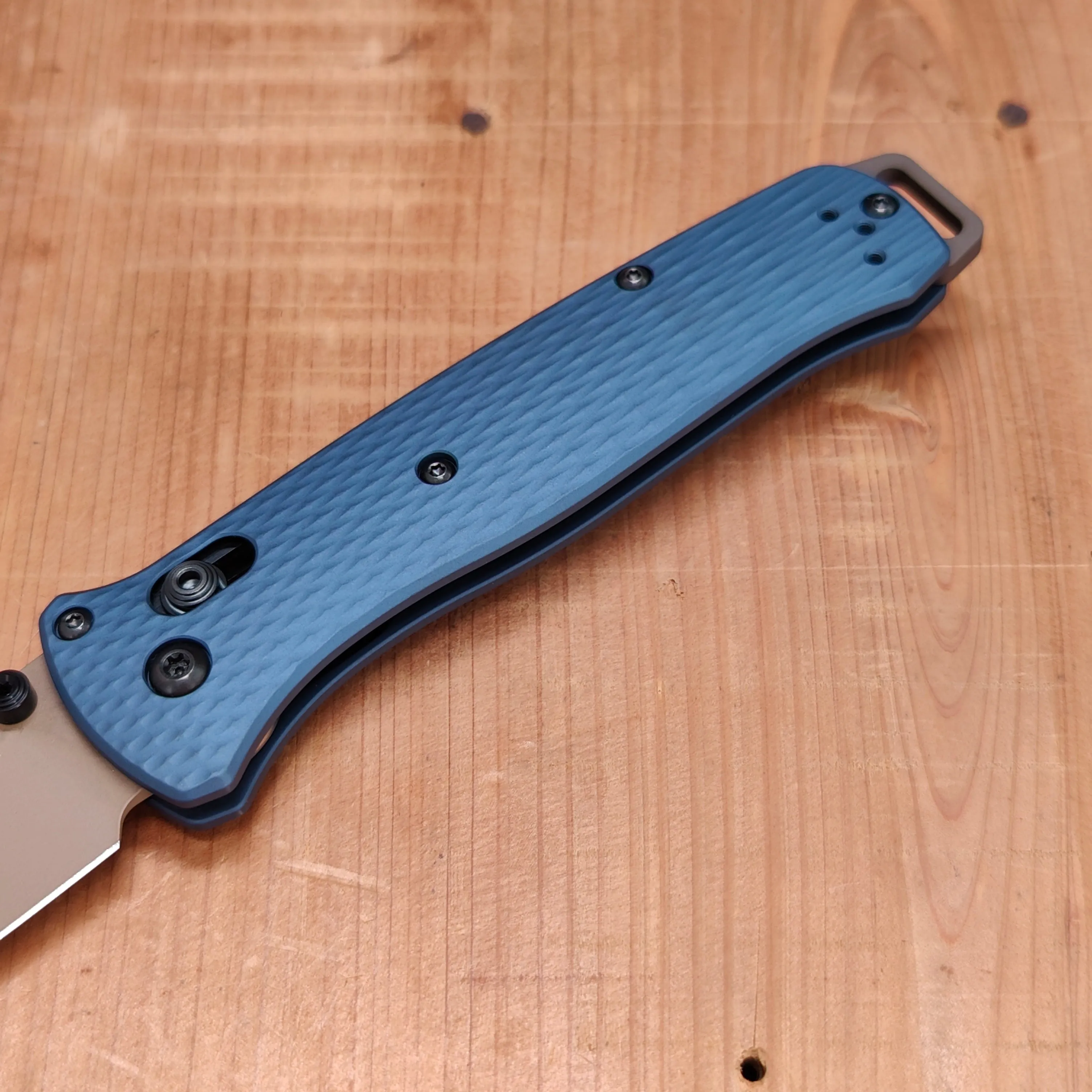 Benchmade 537FE-02 Bailout Tanto CPM-M4 AXIS Lock Crater Blue Aluminum Handle